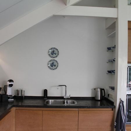 Erichem Familiehuis De Betuwe Met Prive Kunstgras Tennisbaan En Sauna 빌라 외부 사진