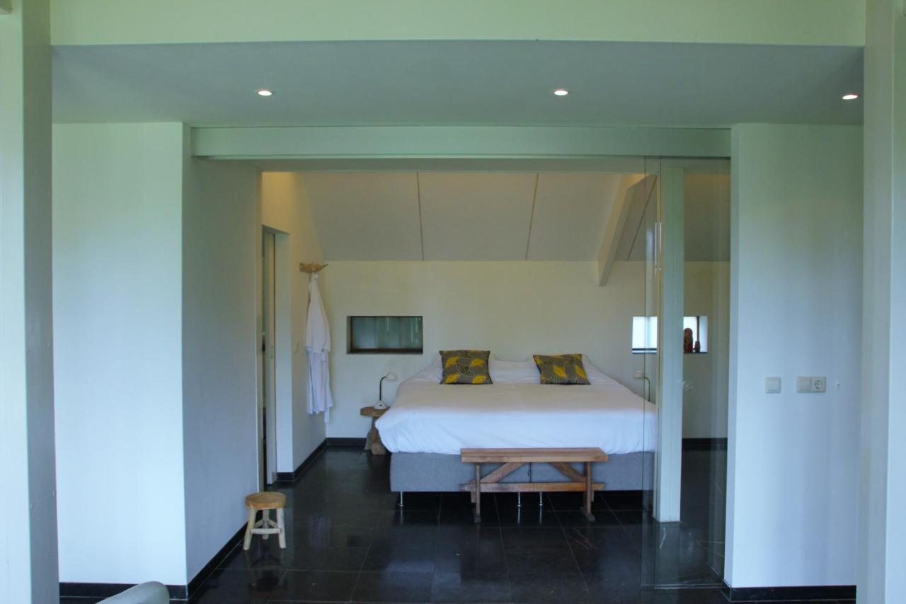 Erichem Familiehuis De Betuwe Met Prive Kunstgras Tennisbaan En Sauna 빌라 외부 사진