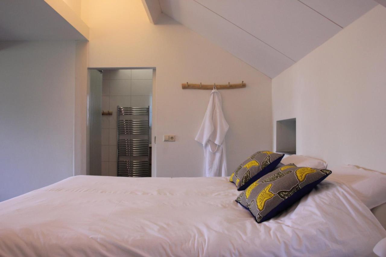 Erichem Familiehuis De Betuwe Met Prive Kunstgras Tennisbaan En Sauna 빌라 외부 사진