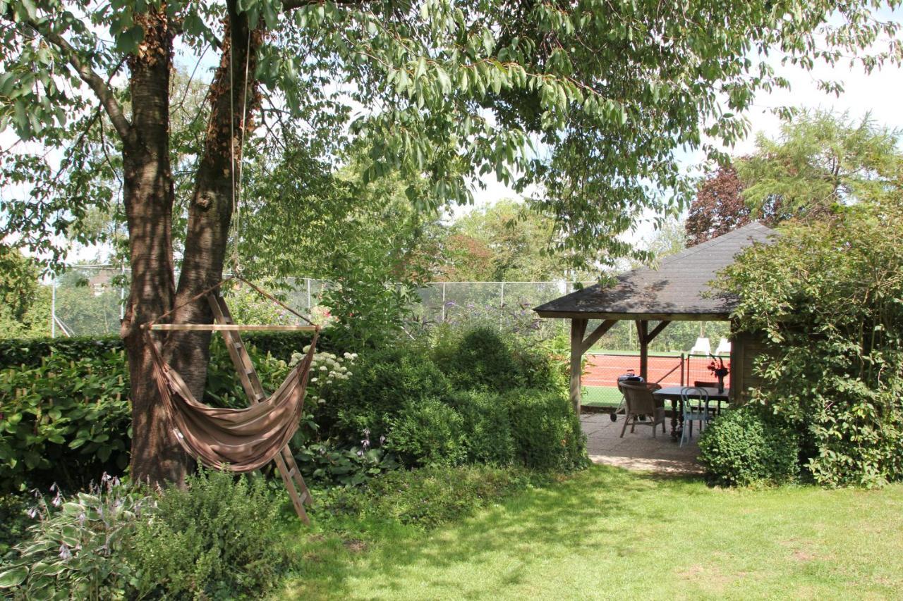 Erichem Familiehuis De Betuwe Met Prive Kunstgras Tennisbaan En Sauna 빌라 외부 사진